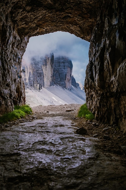 Photo vue panoramique de la grotte