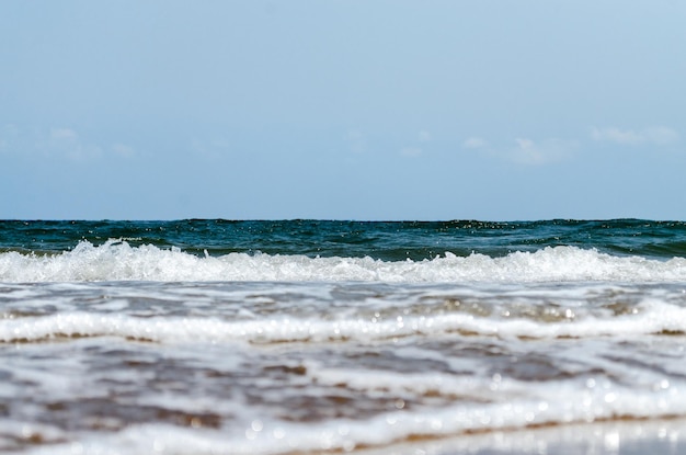 Photo vue panoramique de la mer sur un ciel dégagé