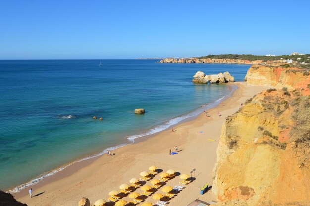 Photo vue panoramique de la mer sur un ciel dégagé