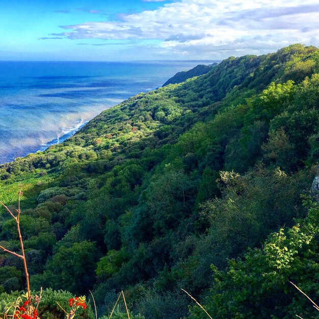 Photo vue panoramique de la mer sur un ciel nuageux