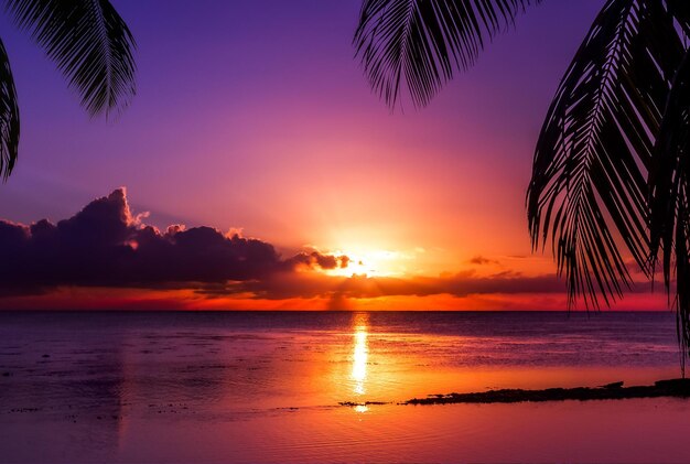 Photo vue panoramique de la mer contre le ciel au coucher du soleil