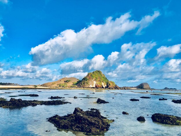 Vue panoramique de la mer contre le ciel