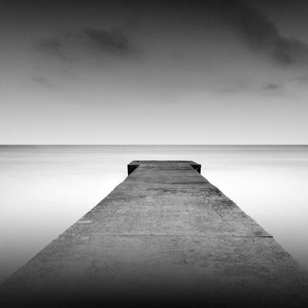 Vue panoramique de la mer contre le ciel