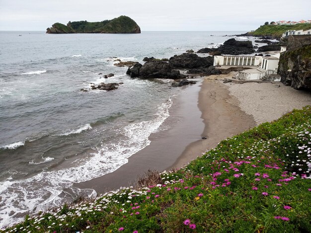 Vue panoramique de la mer contre le ciel