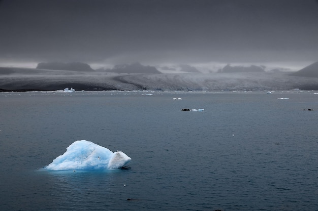 Vue panoramique de la mer contre le ciel