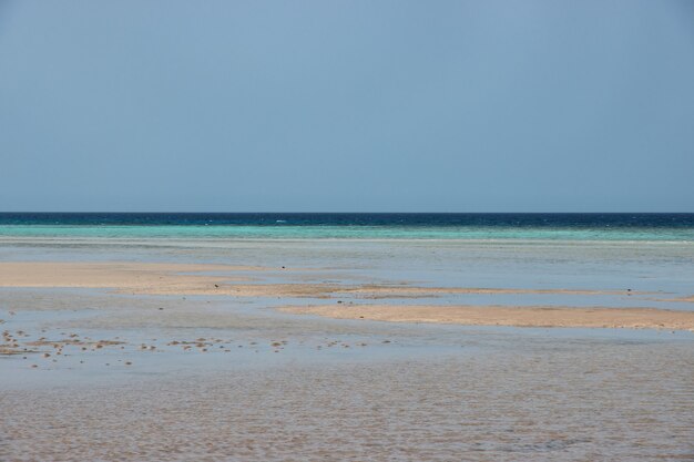 La vue panoramique sur la mer Rouge en Arabie Saoudite