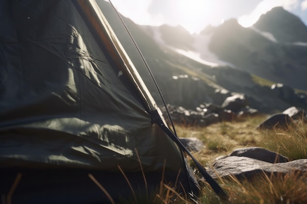 Une vue panoramique sur la montagne avec une tente dressée au premier plan, idéale pour mettre en valeur la beauté de la nature et les sensations fortes du camping et de la randonnée AI Generative