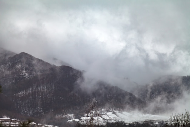 Vue panoramique des montagnes des Carpates en Ukraine