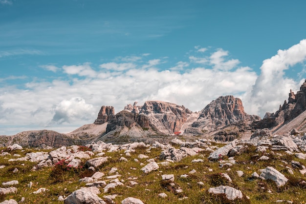 Vue panoramique des montagnes contre le ciel