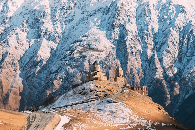 Vue panoramique des montagnes enneigées