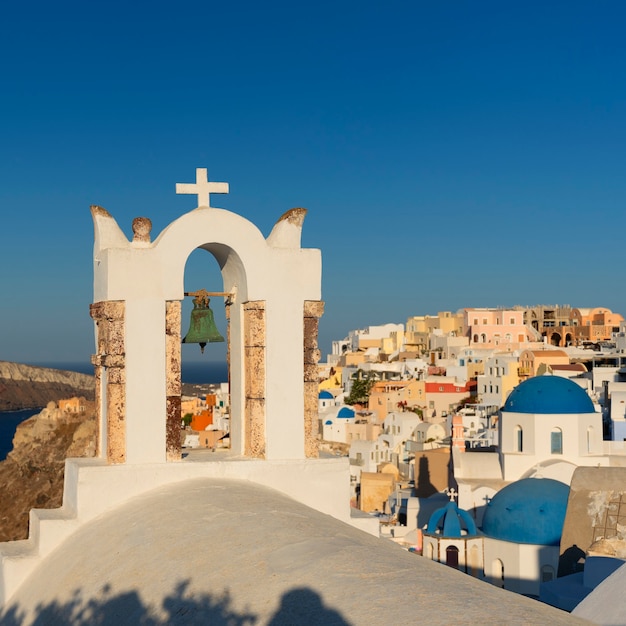 Vue panoramique à Oia le matin, Santorin, Grèce