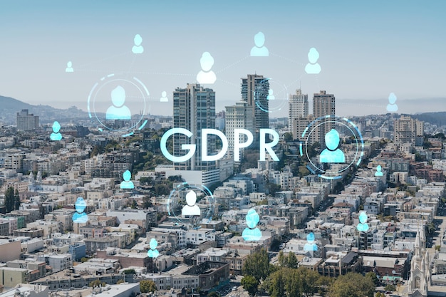 Vue panoramique sur le paysage urbain du centre-ville financier de San Francisco pendant la journée depuis le toit Californie États-Unis Concept d'hologramme GDPR de réglementation de la protection des données et de la vie privée pour tous les individus