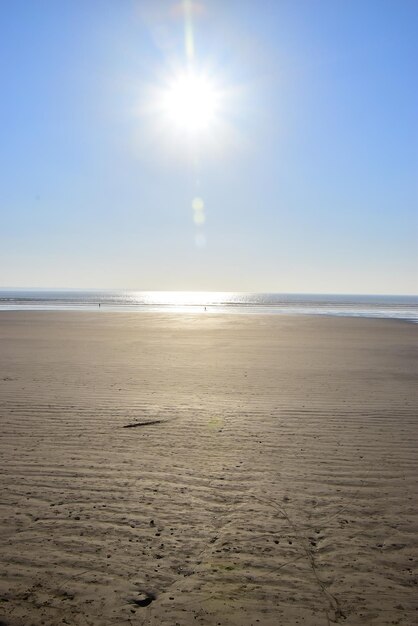 Photo vue panoramique de la plage contre le ciel