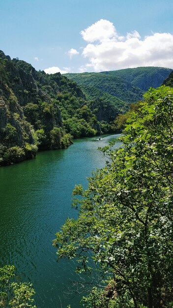 Photo vue panoramique de la rivière contre le ciel