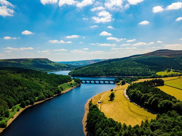 Photo vue panoramique de la rivière contre le ciel