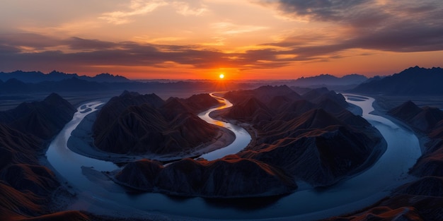 vue panoramique d'une rivière qui traverse une vallée au coucher du soleil