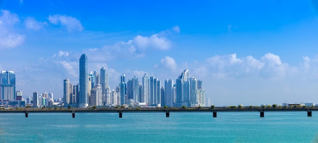 Vue panoramique sur les toits du centre-ville et du centre financier de Panama City