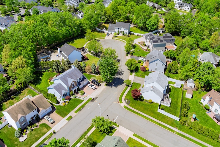 Photo vue panoramique sur les toits des quartiers résidentiels en hauteur sayreville petite ville de maisons du new jersey