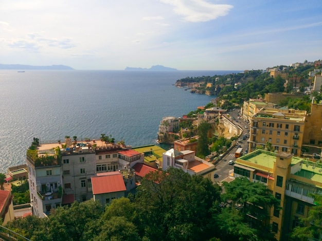 Vue panoramique sur la vieille ville et la mer de Naples.Sites d'Italie.