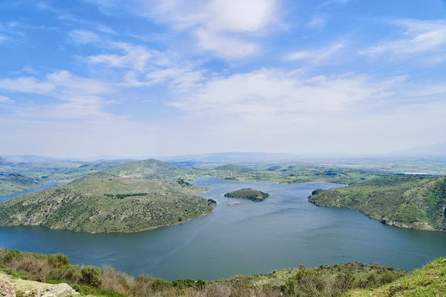 Vue panoramique de la ville antique de Pergame au lac (Turquie)