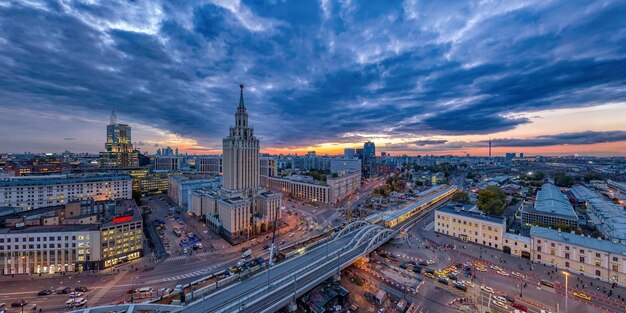 Photo vue panoramique à vol d'oiseau sur la place de la gare à moscou