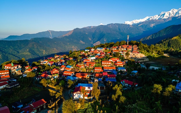 Vue par drone du village de Ghalegaun à Lamjung, au Népal.