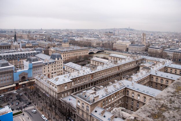 Vue de Paris depuis la cathédrale Notre-Dame. Sacré-Coeur en surface