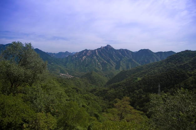 Vue paysage de montagnes dans le nord de la Chine en été