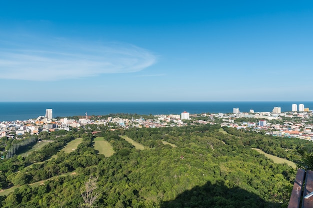 Photo vue de paysage urbain de la montagne de hua hin