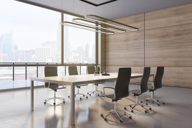 Vue en perspective sur une salle de conférence ensoleillée avec une grande table de réunion en bois, des chaises noires sur un sol brillant clair, un lustre métallique moderne et une vue sur la ville depuis une grande fenêtre maquette de rendu 3D