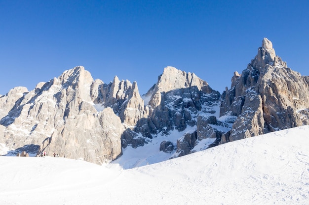 Vue sur les pics des Dolomites San Martino di Castrozza Italie