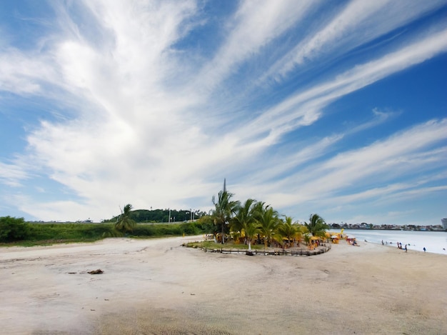 Vue de la plage de Cristo dans la ville d'Ilheus Bahia