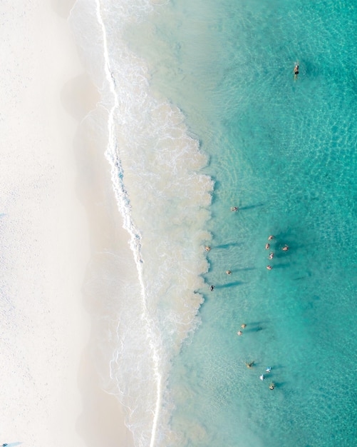 Vue de la plage en haut angle