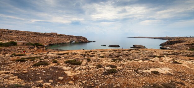 Vue de la plage de Mare Morto, Lampedusa