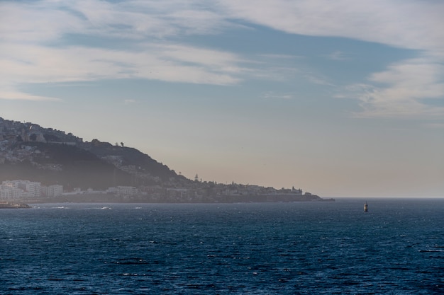 Vue Sur Le Port D'alger Au Coucher Du Soleil. Temps Calme. Vue Du Navire.