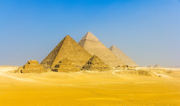 Vue des pyramides du plateau de Gizeh