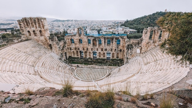 Vue rapprochée de l'Acropole à Athènes