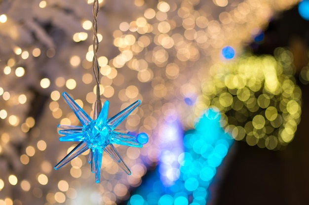 Photo vue rapprochée de l'arbre de noël illuminé