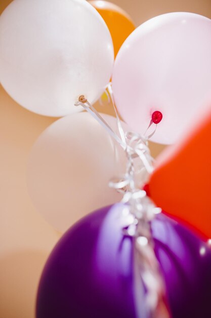 Photo vue rapprochée des ballons multicolores