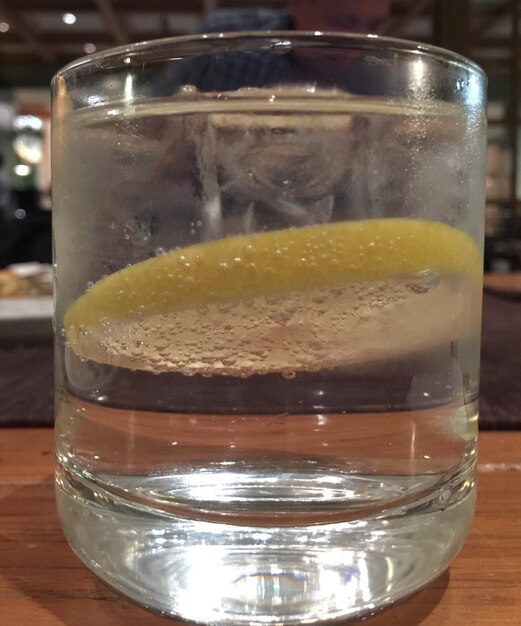 Vue rapprochée de la boisson dans le verre