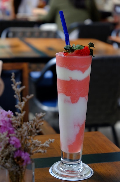Vue rapprochée de la boisson servie sur la table