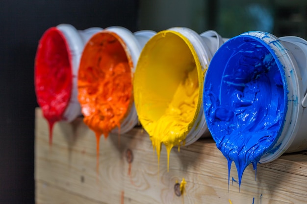 Photo vue rapprochée des bonbons multicolores sur la table