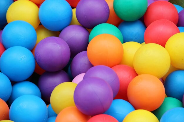 Photo vue rapprochée des boules colorées