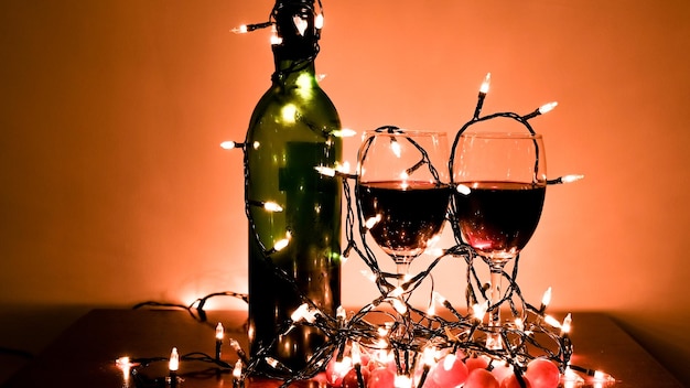 Photo vue rapprochée des bouteilles de vin sur la table