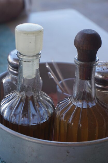 Photo vue rapprochée des bouteilles