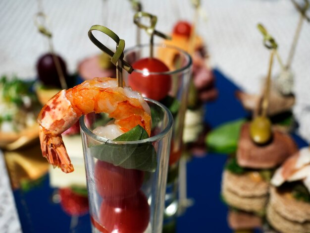 Photo vue rapprochée d'un canapé en verre