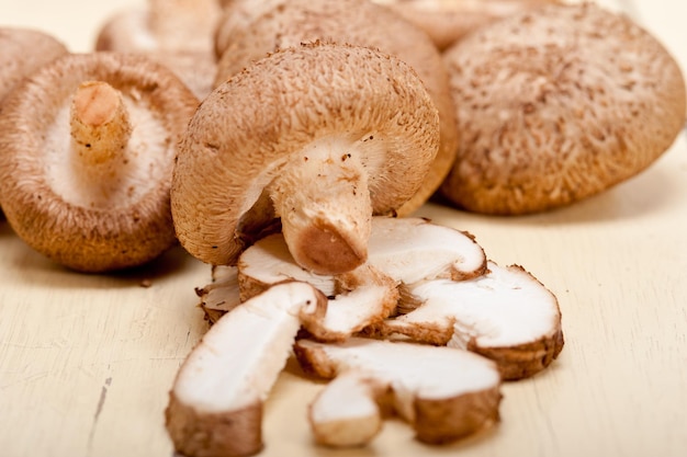 Photo vue rapprochée des champignons sur la table