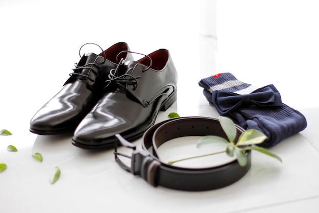 Vue rapprochée des chaussures sur la table