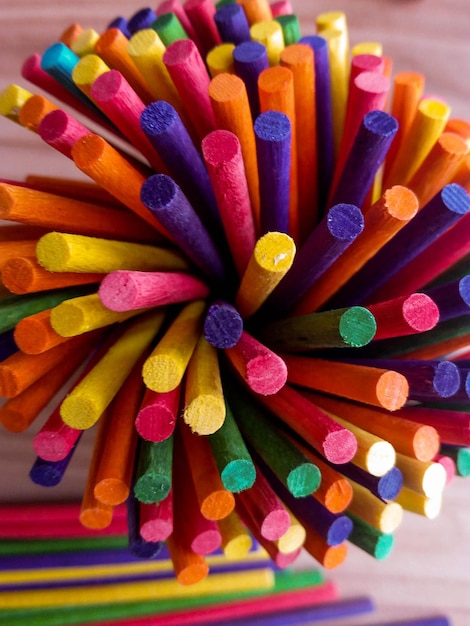 Photo vue rapprochée des crayons multicolores