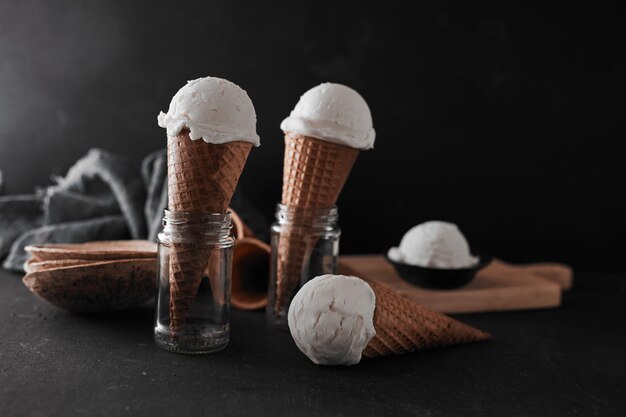 Photo vue rapprochée de la crème glacée sur la table